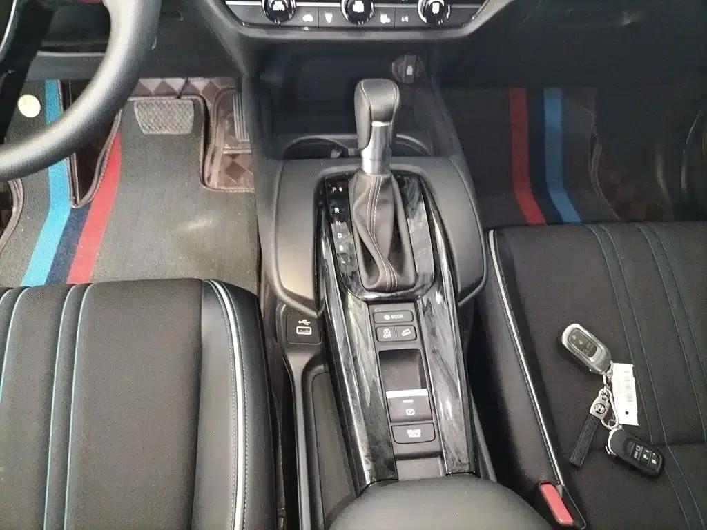 Honda HR-V 2023 240TURBO Sporty Edition — миниатюра 10