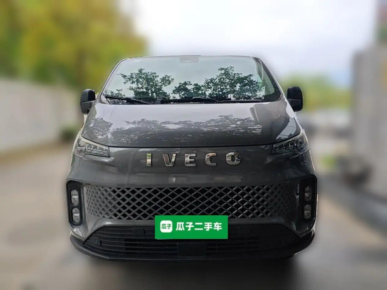 Iveco Fidato 2023 C30 Passenger Van 2.0T 93kW Manual Transmission Xingtu Edition Low Roof — миниатюра 2