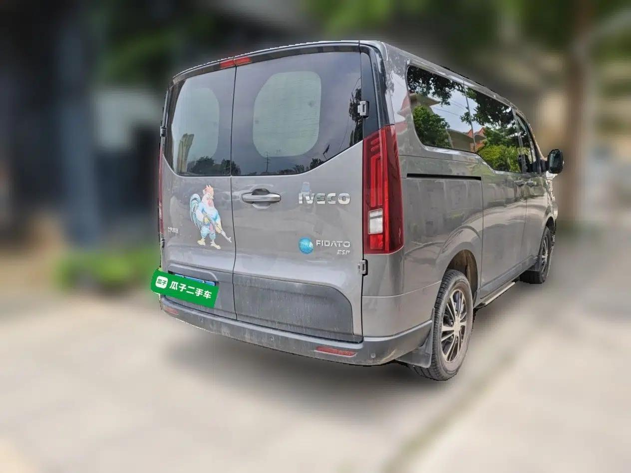 Iveco Fidato 2023 C30 Passenger Van 2.0T 93kW Manual Transmission Xingtu Edition Low Roof — миниатюра 6