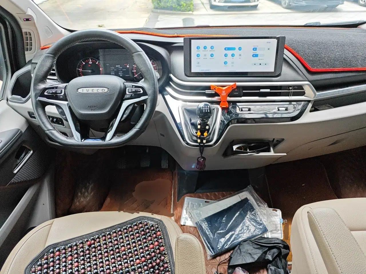 Iveco Fidato 2023 C30 Passenger Van 2.0T 93kW Manual Transmission Xingtu Edition Low Roof — миниатюра 9