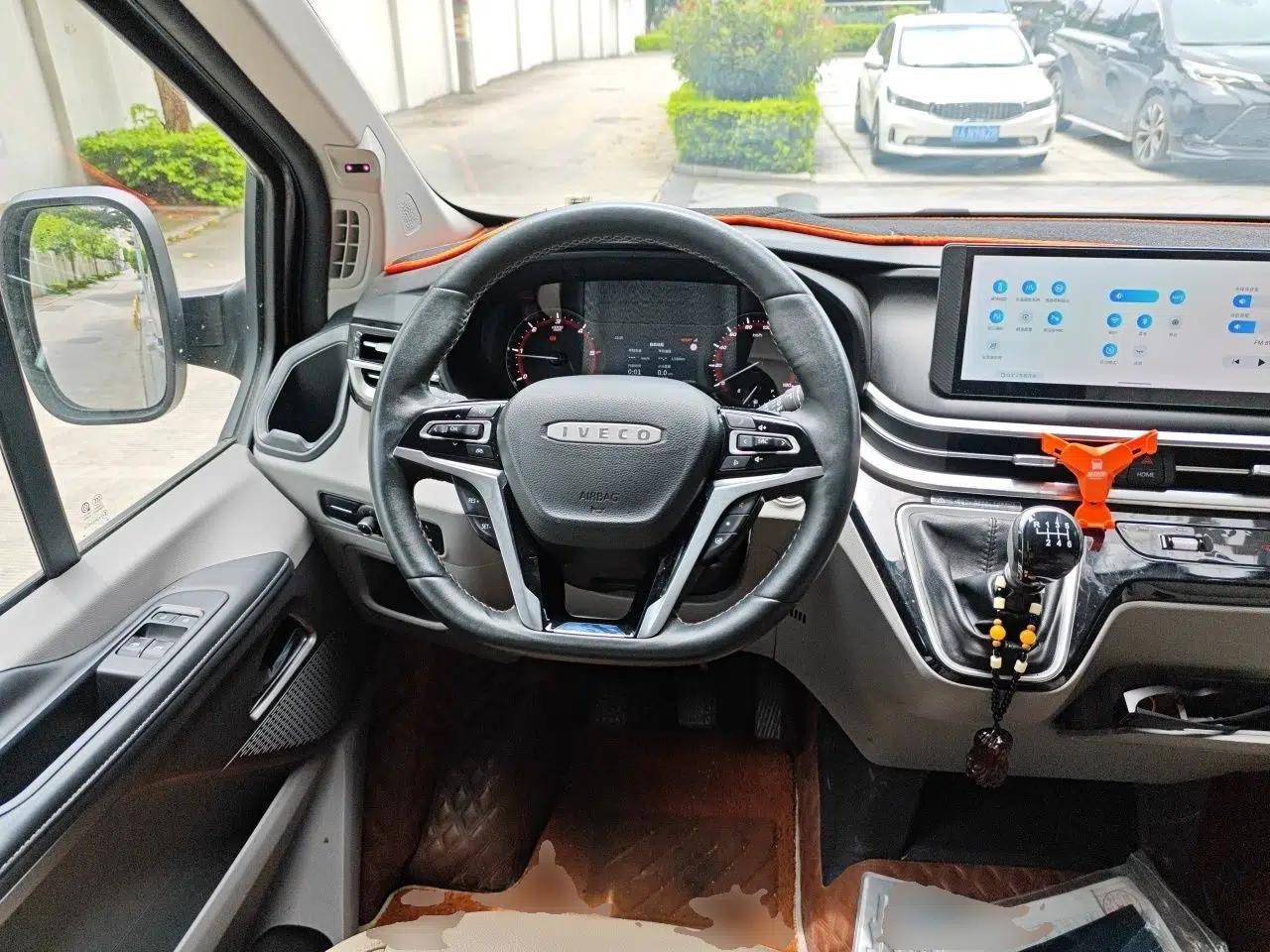 Iveco Fidato 2023 C30 Passenger Van 2.0T 93kW Manual Transmission Xingtu Edition Low Roof — миниатюра 10