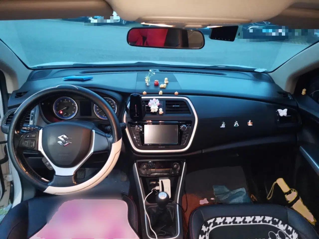Suzuki S-Cross 2014 1.6L Manual Two-Wheel Drive Elite Model — миниатюра 9