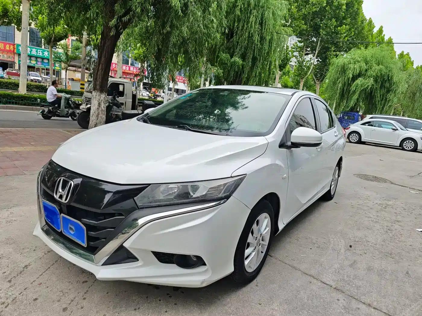 2017 Honda Crider 1.5L CVT Comfort Edition — миниатюра 1