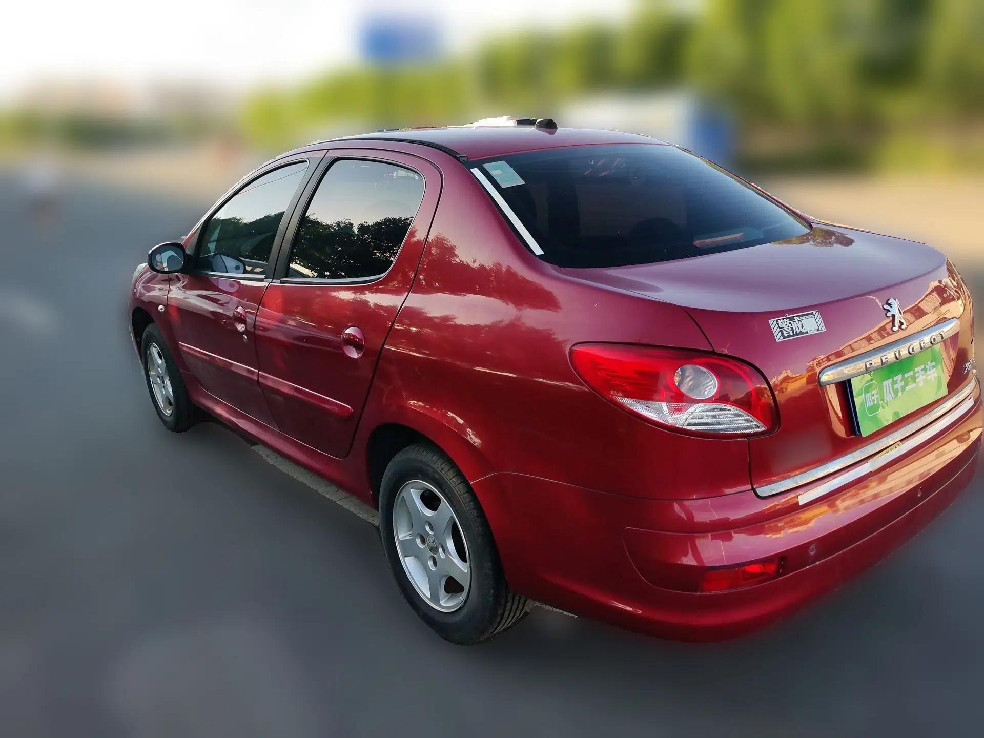 Peugeot 207 2011 Sedan 1.4L Manual Yule Edition — миниатюра 4