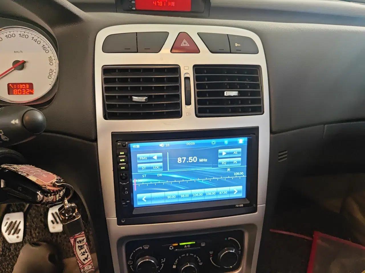 Peugeot 307 2013 Hatchback 1.6L Manual Comfort Edition — миниатюра 13