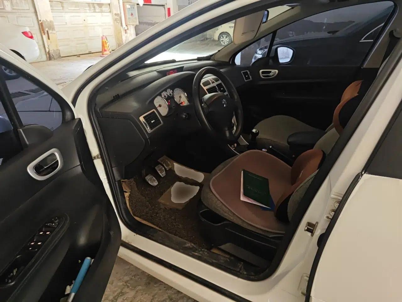 Peugeot 307 2013 Hatchback 1.6L Manual Comfort Edition — миниатюра 16