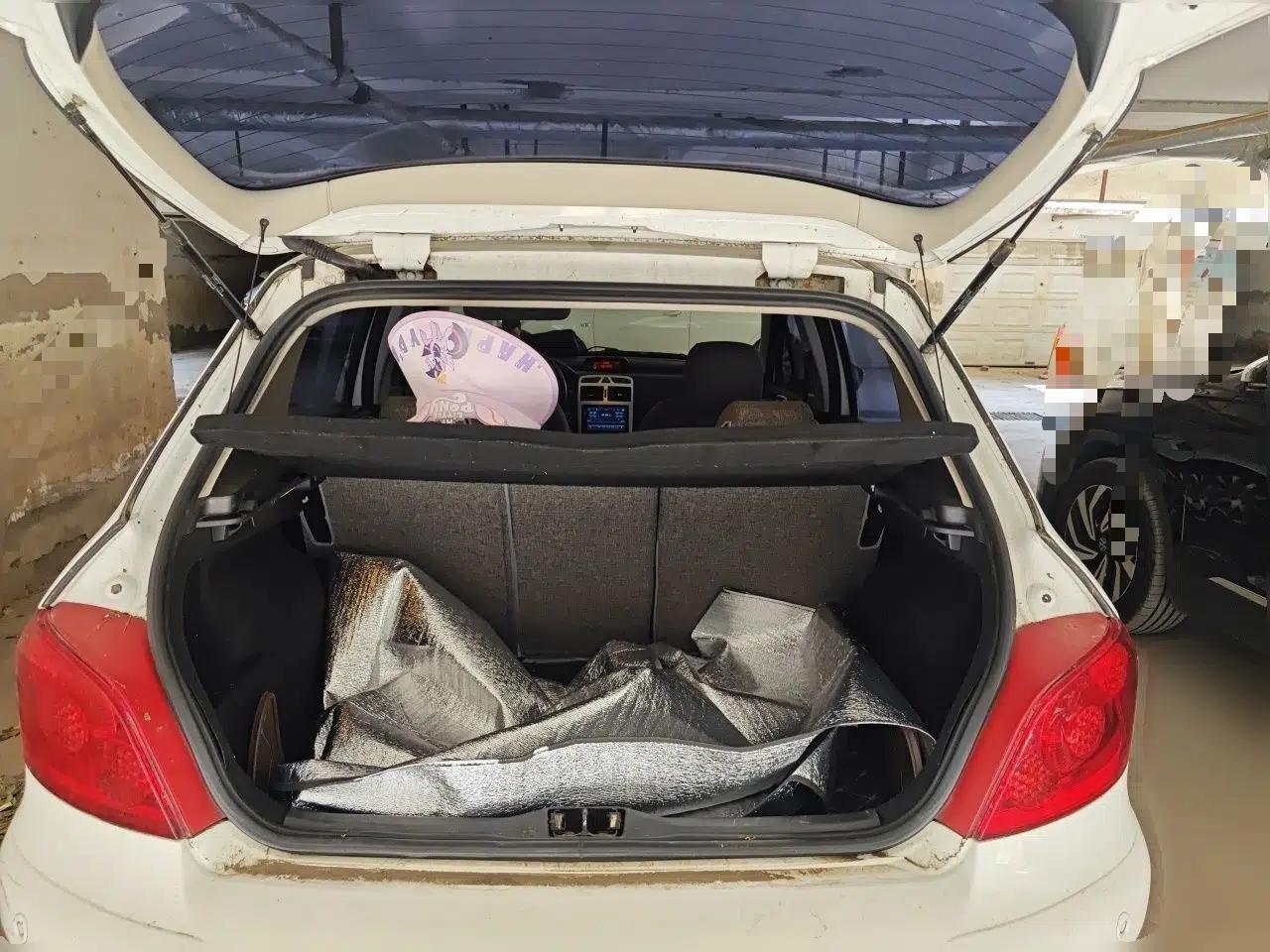 Peugeot 307 2013 Hatchback 1.6L Manual Comfort Edition — миниатюра 19