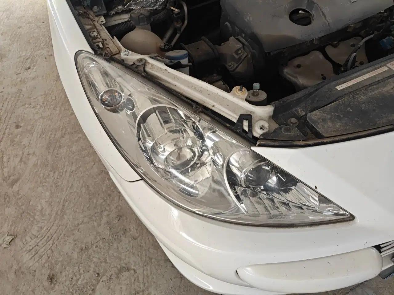 Peugeot 307 2013 Hatchback 1.6L Manual Comfort Edition — миниатюра 7