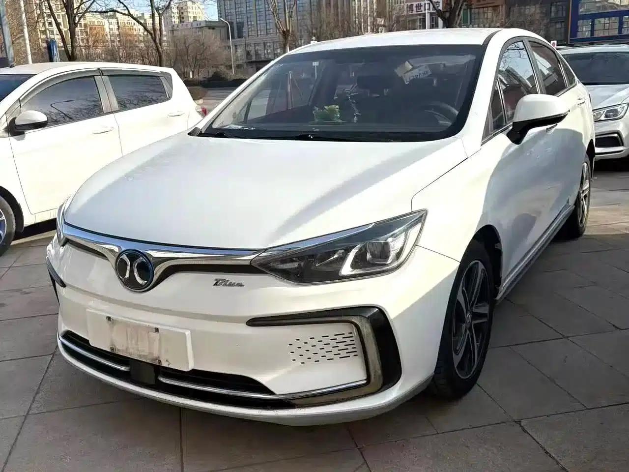 Beijing EU5 2018 R500 Smart Wind Edition — миниатюра 1