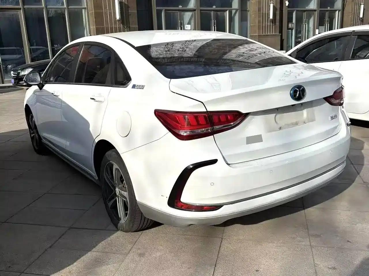 Beijing EU5 2018 R500 Smart Wind Edition — миниатюра 5