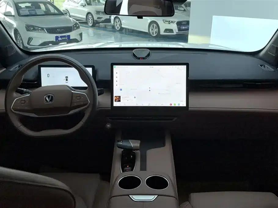 Changan UNI-Z New Energy 2024 Blue Whale Smart Electric iDD 125km Excellent Edition — миниатюра 12