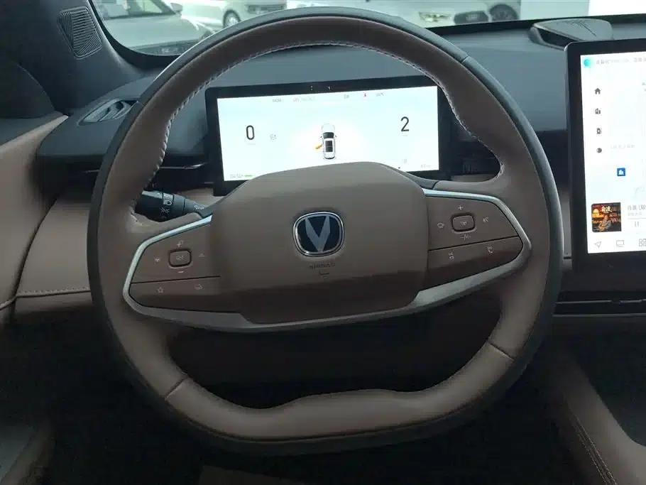 Changan UNI-Z New Energy 2024 Blue Whale Smart Electric iDD 125km Excellent Edition — миниатюра 15