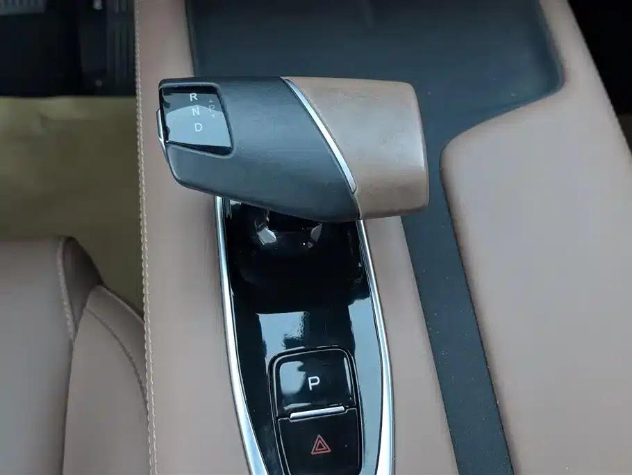 Changan UNI-Z New Energy 2024 Blue Whale Smart Electric iDD 125km Excellent Edition — миниатюра 16