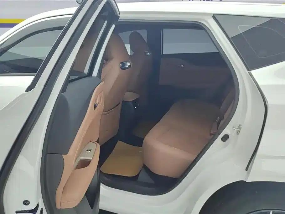 Changan UNI-Z New Energy 2024 Blue Whale Smart Electric iDD 125km Excellent Edition — миниатюра 11