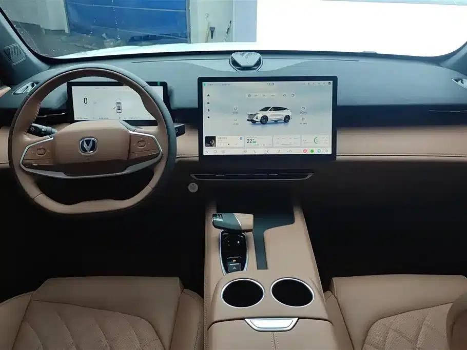 Changan UNI-Z New Energy 2024 Blue Whale Smart Electric iDD 125km Excellent Edition — миниатюра 12
