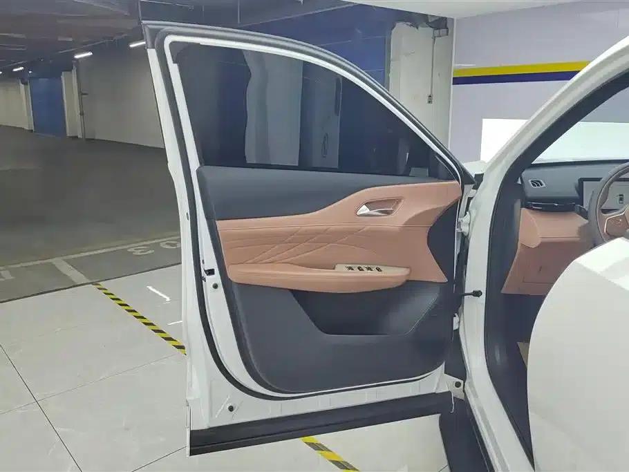 Changan UNI-Z New Energy 2024 Blue Whale Smart Electric iDD 125km Excellent Edition — миниатюра 7