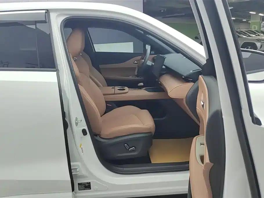 Changan UNI-Z New Energy 2024 Blue Whale Smart Electric iDD 125km Excellent Edition — миниатюра 8