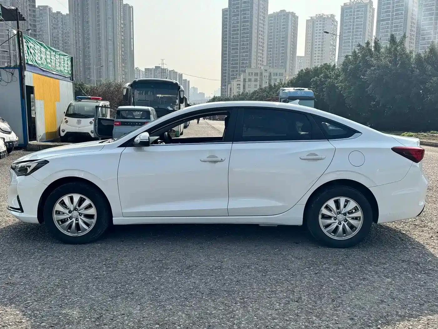 Changan Eado New Energy 2022 EV460 Smart Ride-Hailing Edition (Lithium Iron Phosphate) — миниатюра 4