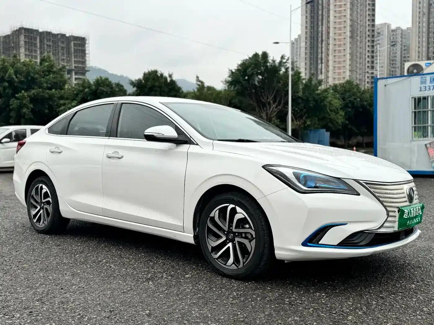 Changan Eado New Energy 2019 EV460 Smart Edition — миниатюра 2
