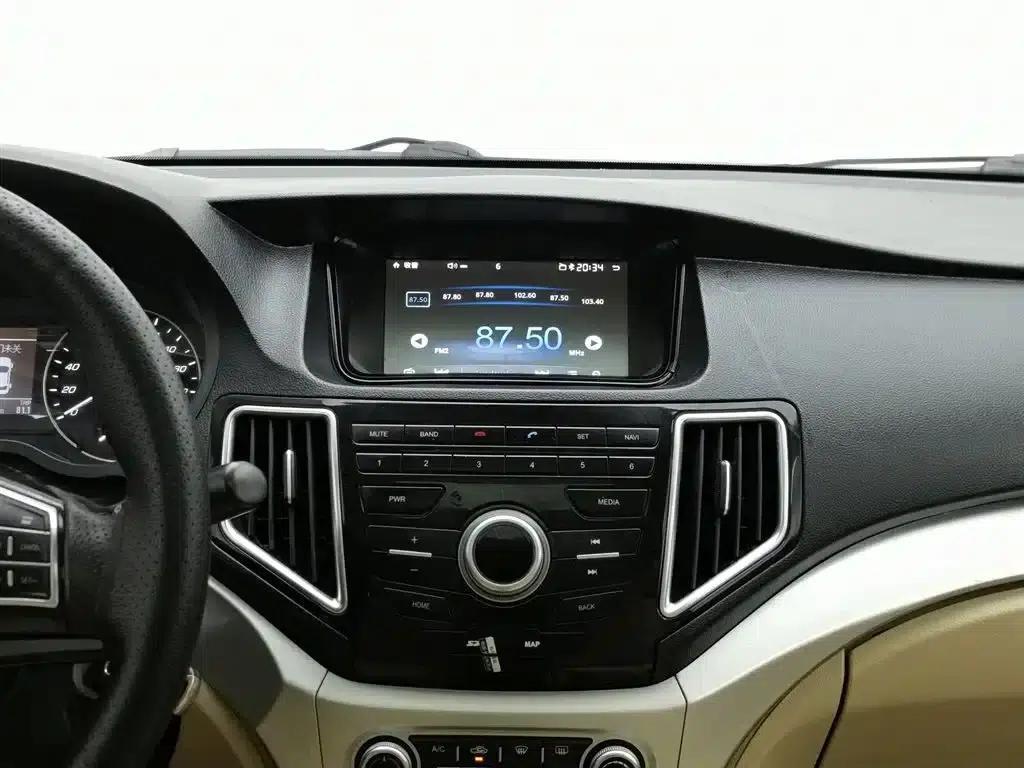 Great Wall C30 2016 1.5L Manual Deluxe Edition — миниатюра 12