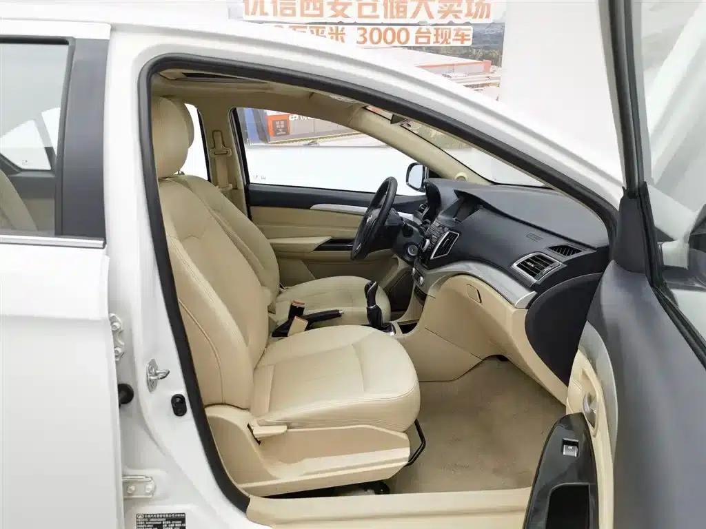 Great Wall C30 2016 1.5L Manual Deluxe Edition — миниатюра 23