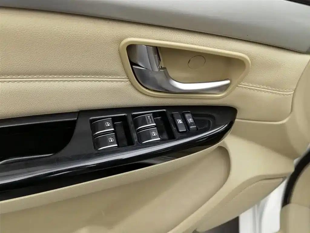 Great Wall C30 2016 1.5L Manual Deluxe Edition — миниатюра 9