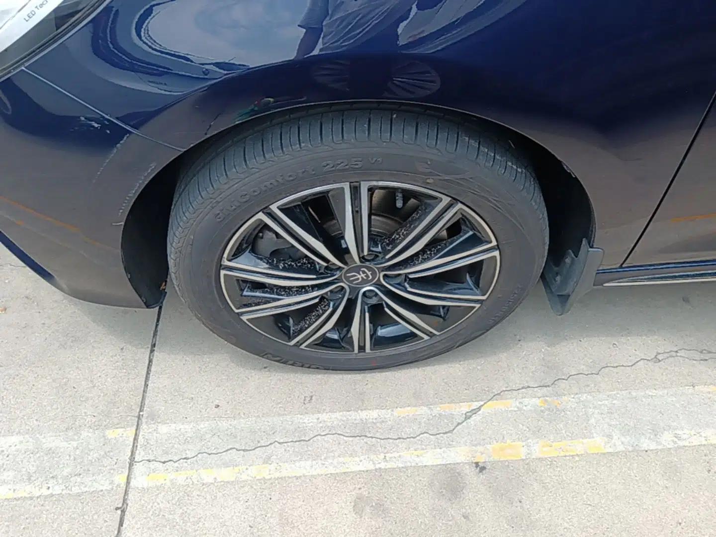 BYD Song MAX New Energy 2019 DM 1.5T Smart Connect Advanced 7-Seater China VI Standard — миниатюра 10