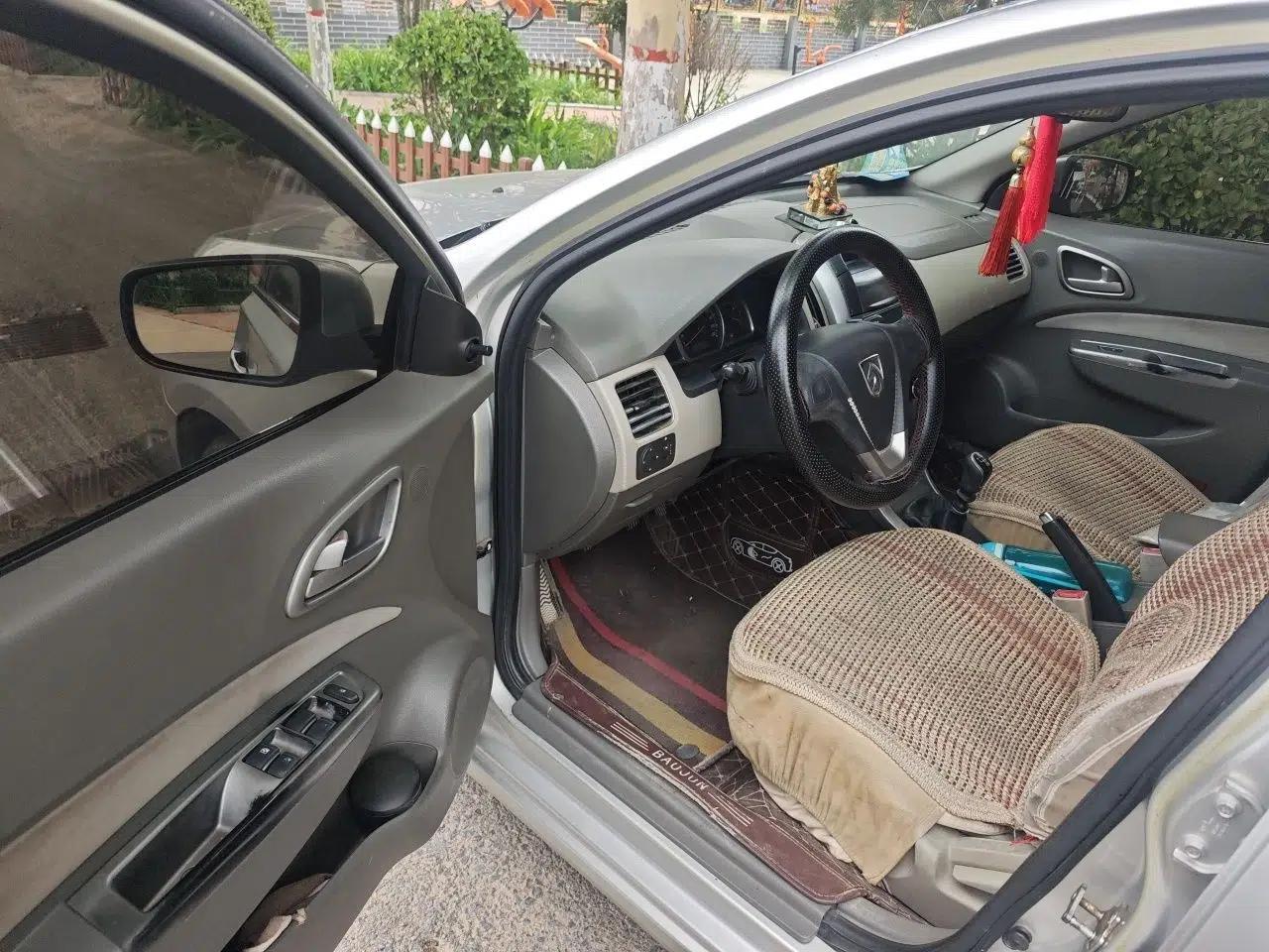 Baojun 630 2011 1.5L manual Comfort trim level — миниатюра 16
