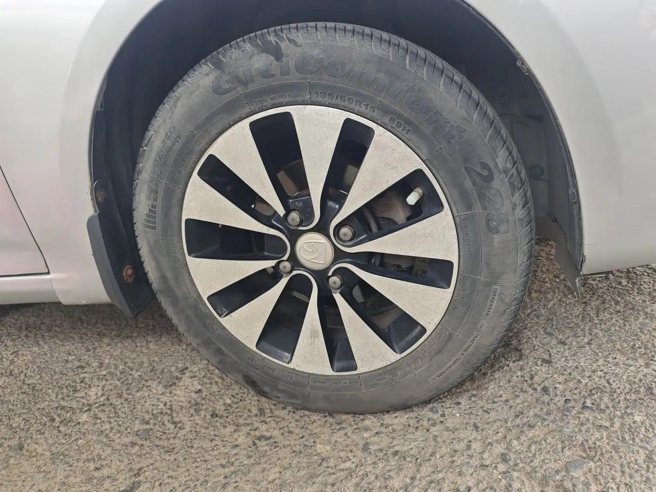 Baojun 630 2011 1.5L manual Comfort trim level — миниатюра 8