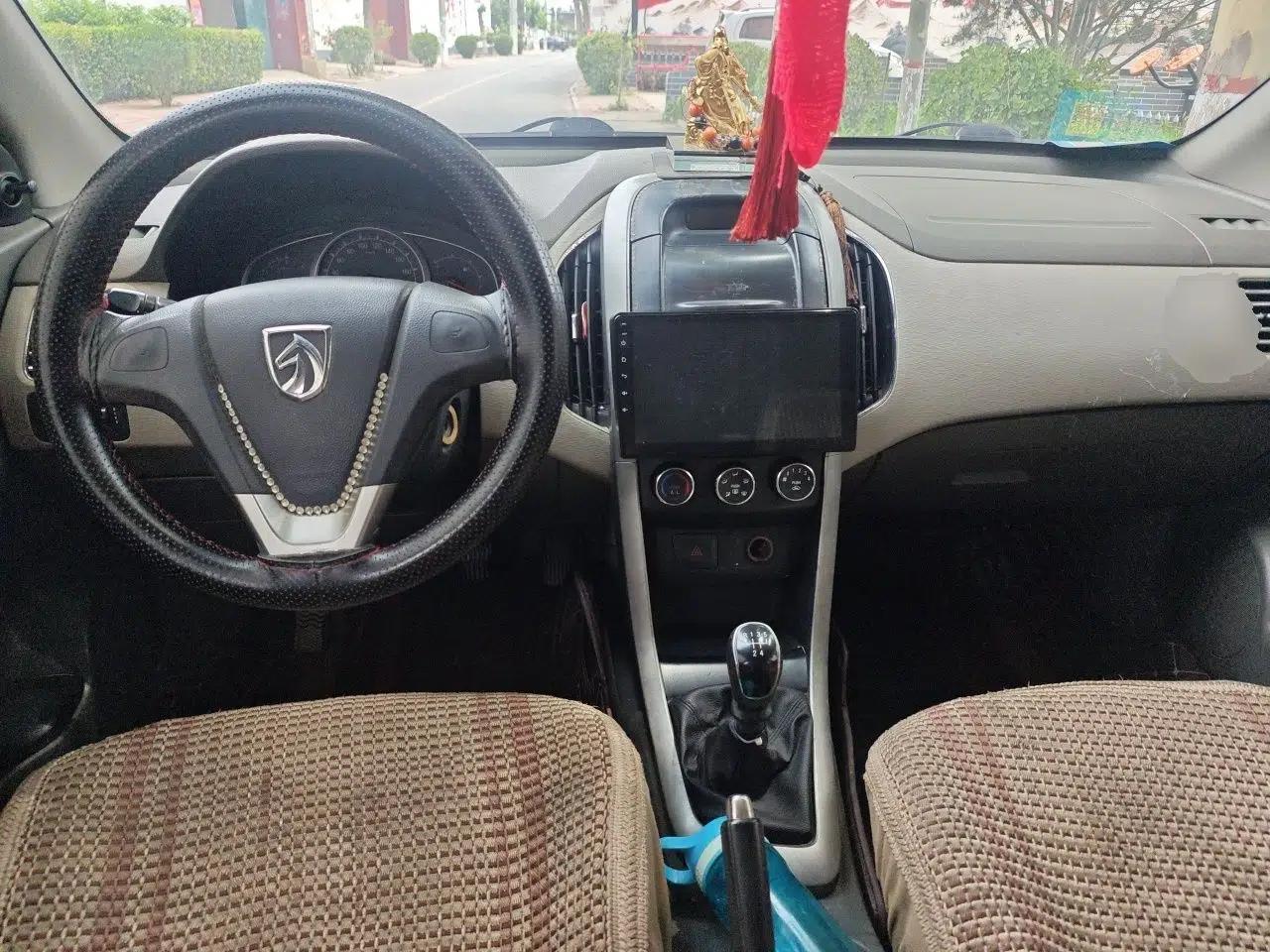 Baojun 630 2011 1.5L manual Comfort trim level — миниатюра 9