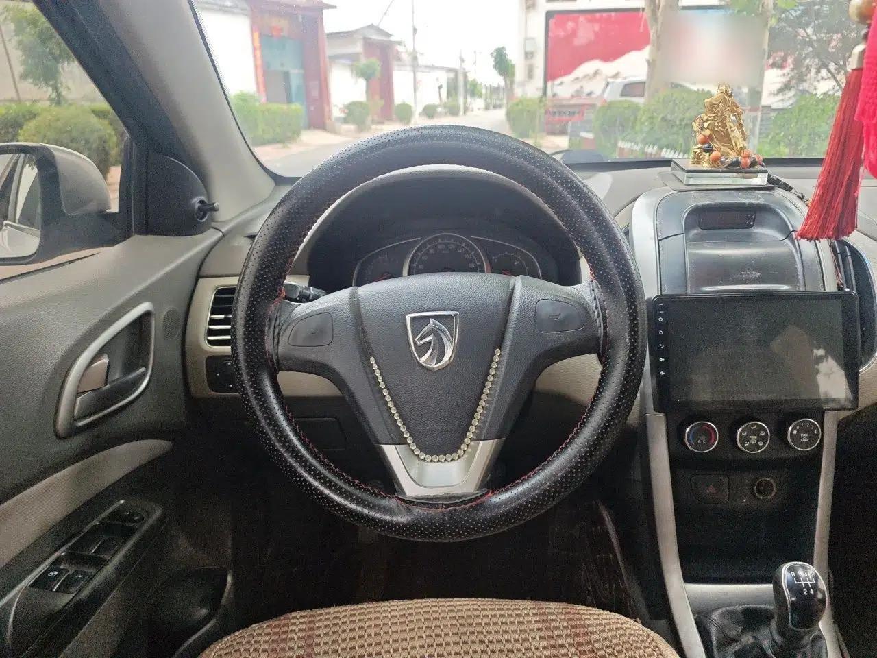 Baojun 630 2011 1.5L manual Comfort trim level — миниатюра 10