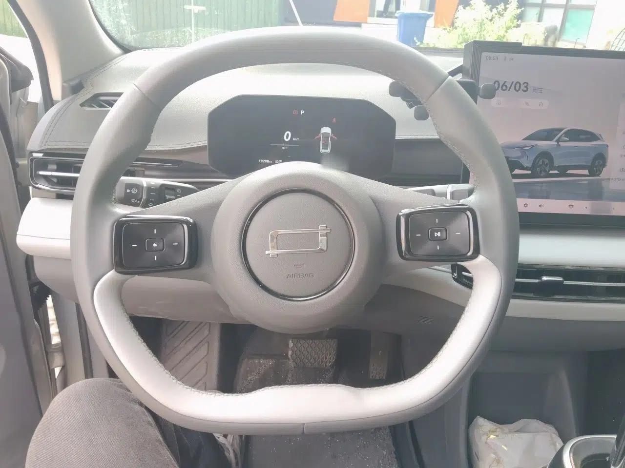 Bestune Yueyi 03 2025 445km Quality Selection Edition — миниатюра 10