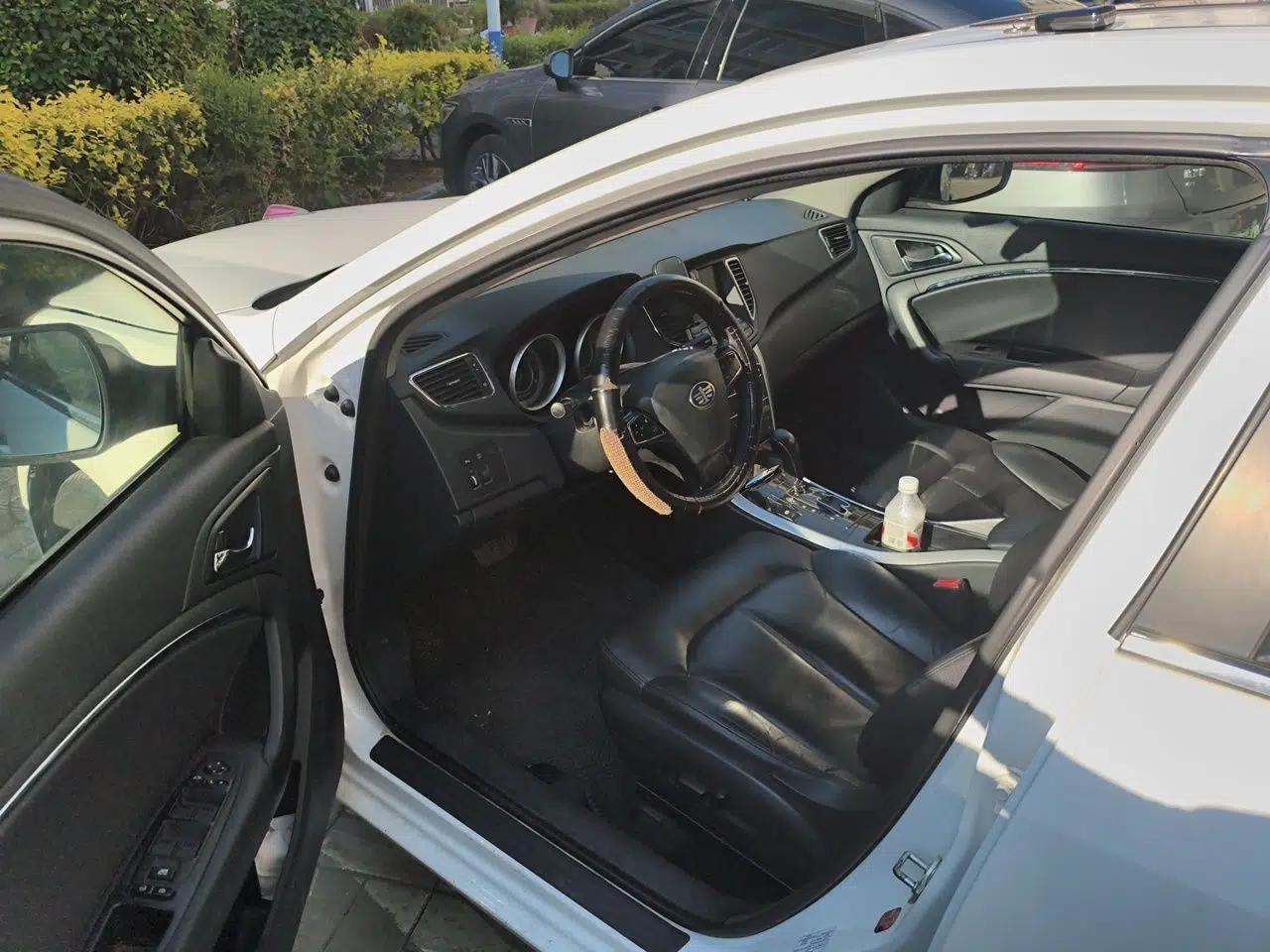 Bestune B90 2012 2.0L Automatic Luxury Edition — миниатюра 16