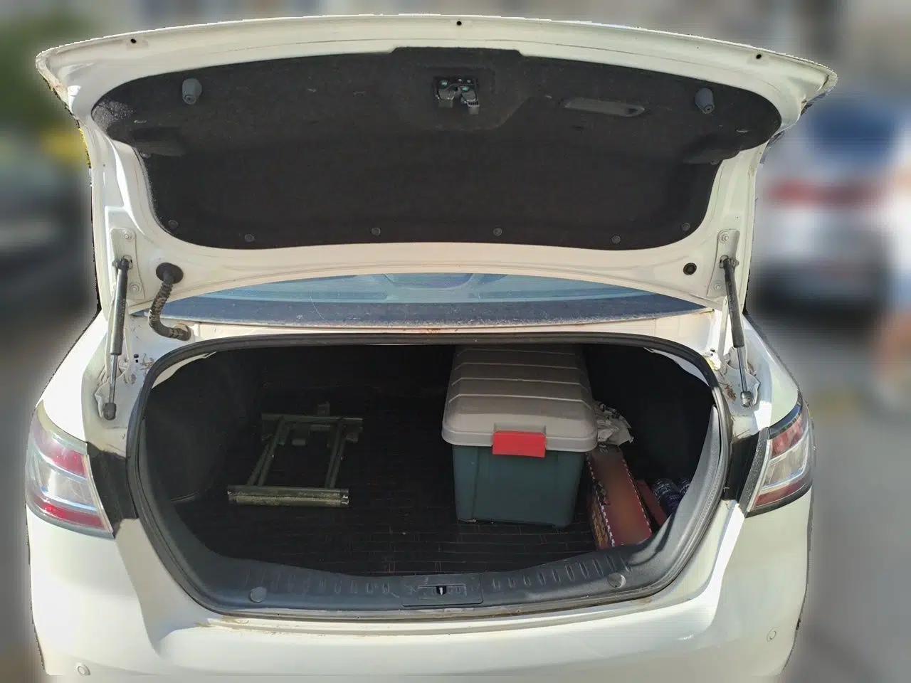 Bestune B90 2012 2.0L Automatic Luxury Edition — миниатюра 19