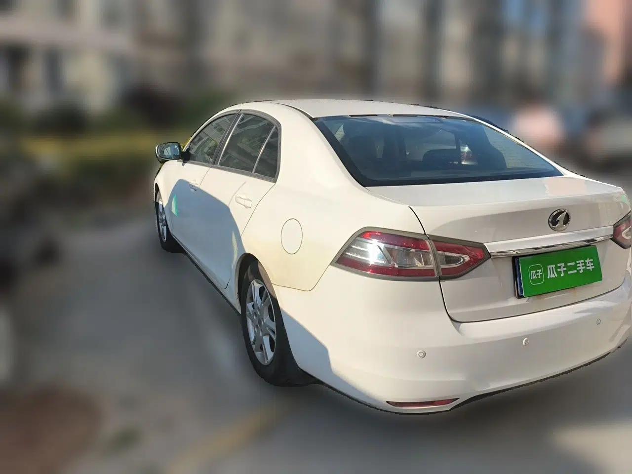 Bestune B90 2012 2.0L Automatic Luxury Edition — миниатюра 4