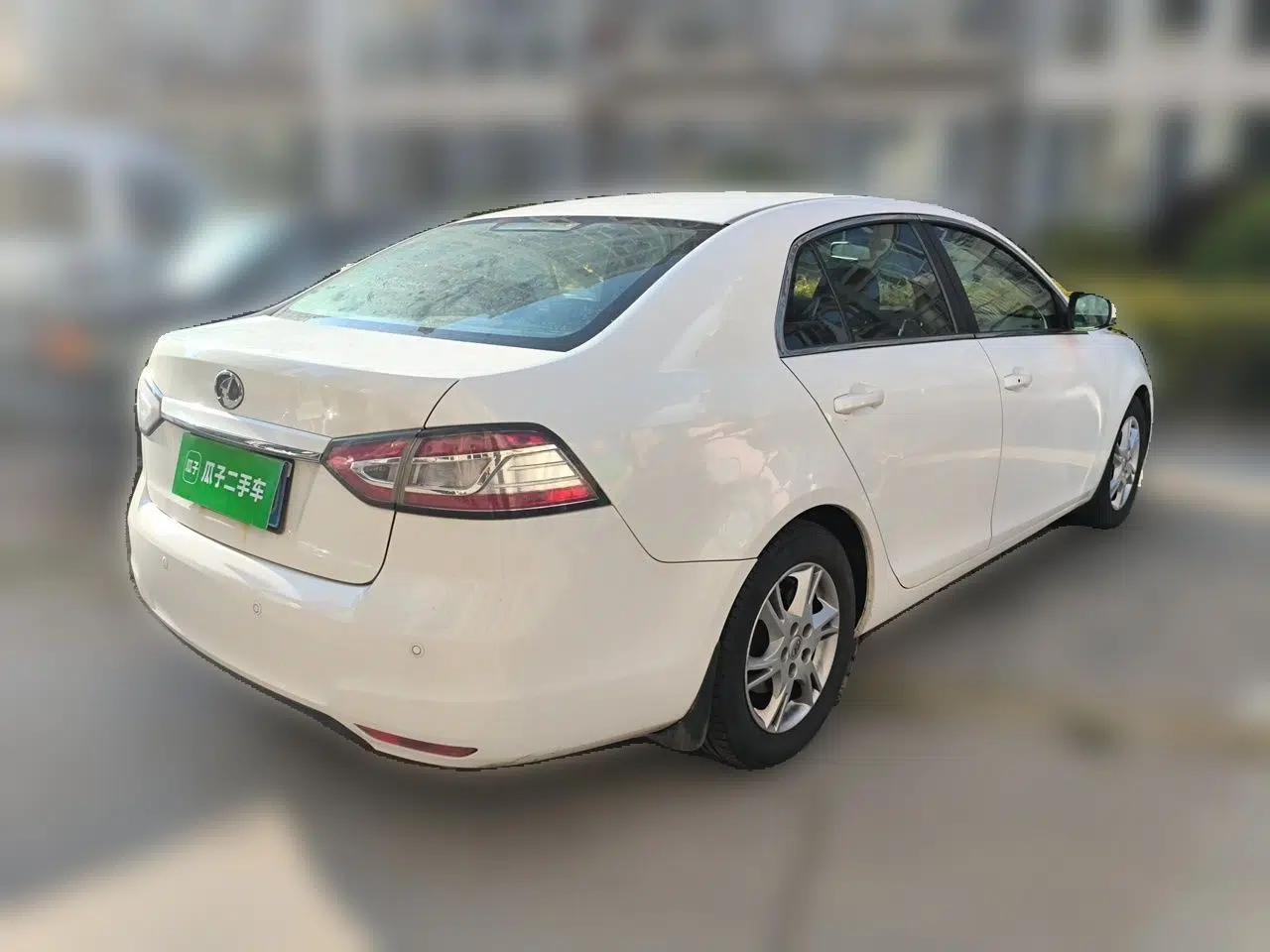 Bestune B90 2012 2.0L Automatic Luxury Edition — миниатюра 6