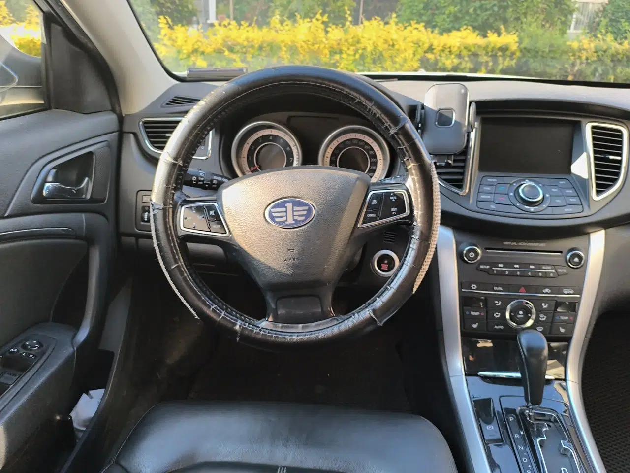 Bestune B90 2012 2.0L Automatic Luxury Edition — миниатюра 10