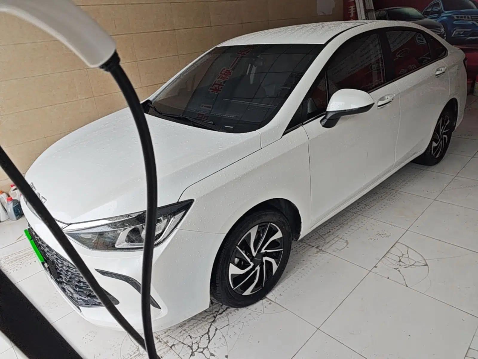 BAIC Beijing U5 PLUS 2021 1.5L CVT Luxury Edition — миниатюра 1