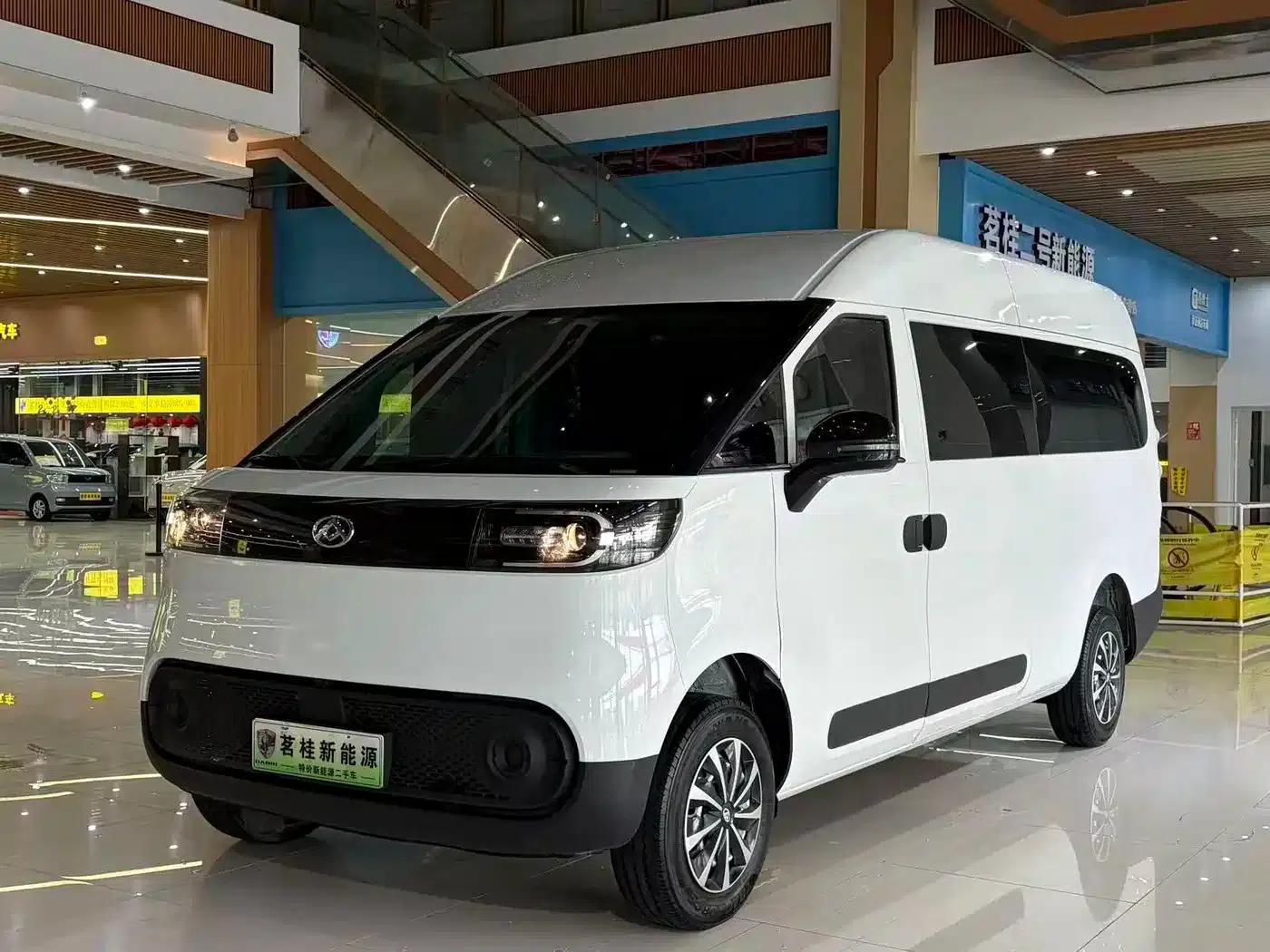 Dana V1 2024 Model, V1 Long Wheelbase High Roof, Multi-functional Version (62kWh) — миниатюра 1