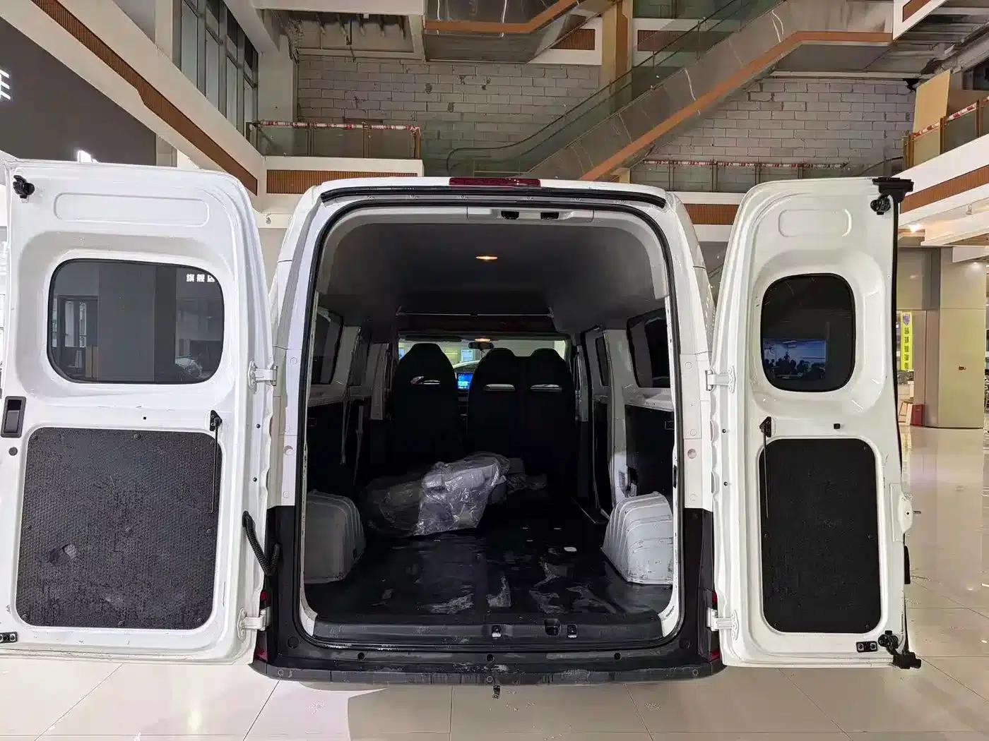 Dana V1 2024 Model, V1 Long Wheelbase High Roof, Multi-functional Version (62kWh) — миниатюра 10