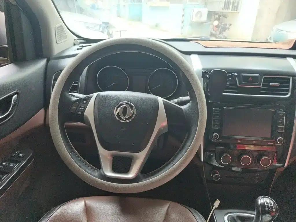 Fengxing SX6 2016 1.6L Manual Premium Edition — миниатюра 3