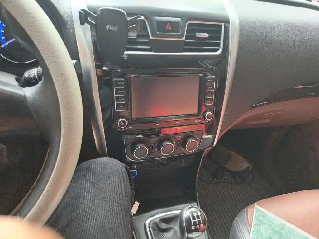 Fengxing SX6 2016 1.6L Manual Premium Edition — миниатюра 6