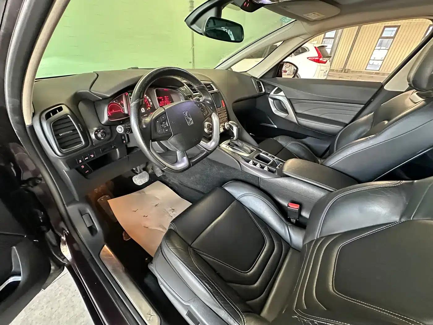 DS 5 2015 1.6T Elegant Edition THP160 — миниатюра 15