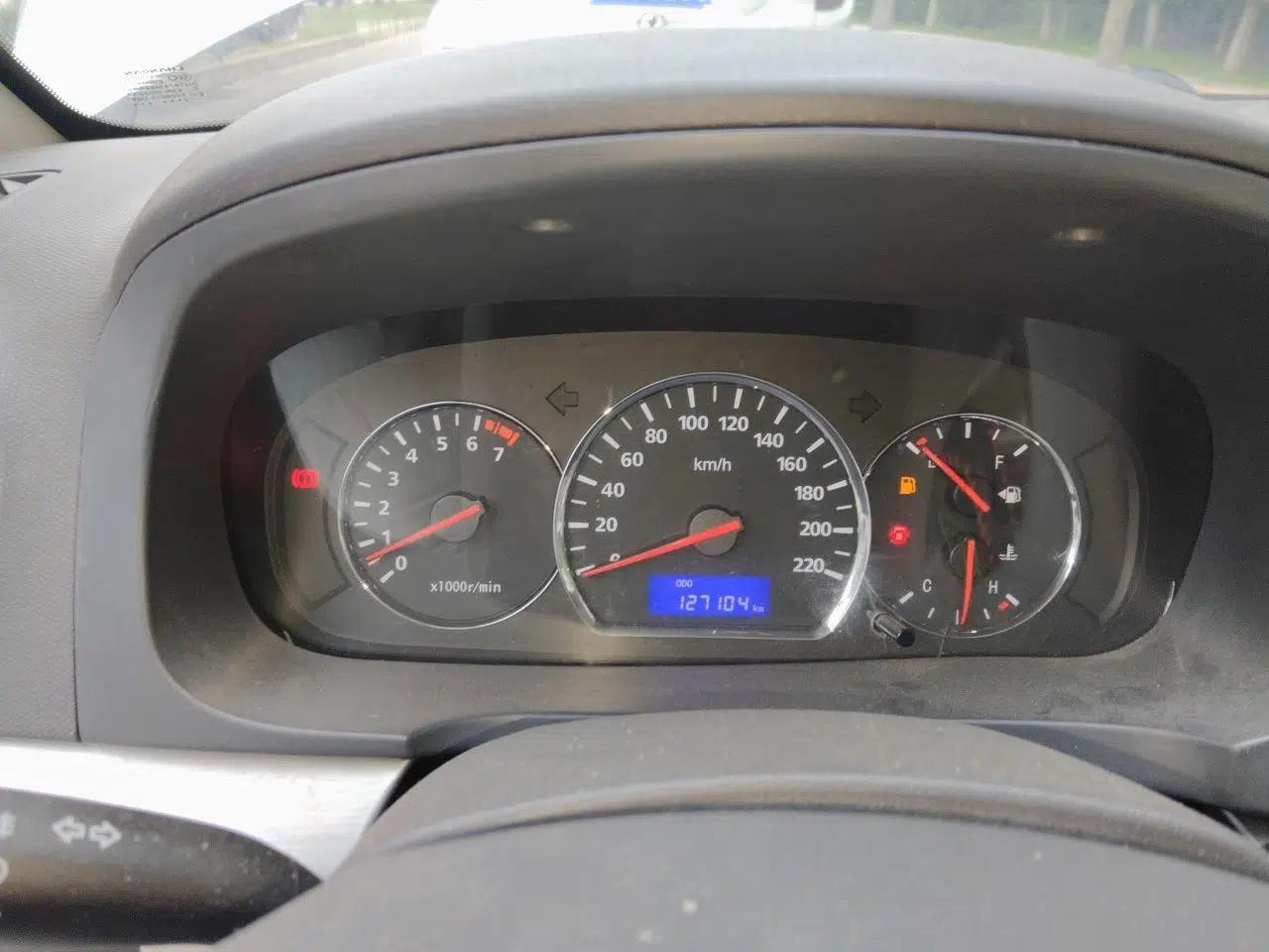 CHANGAN Alsvin V5 2012 1.5L Manual Dream Edition — миниатюра 11