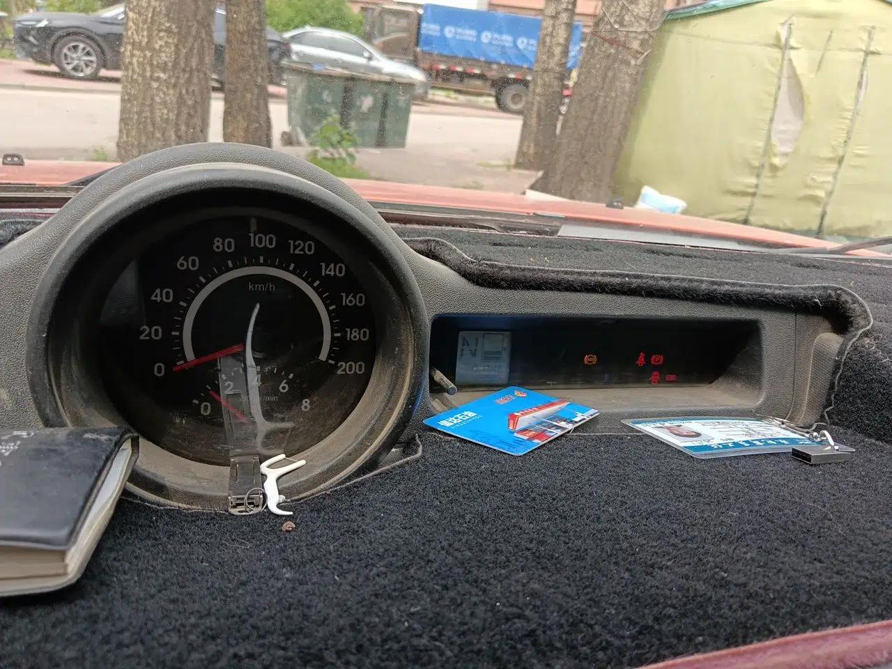 Great Wall M2 2010 1.5L CVT with Sunroof — миниатюра 11