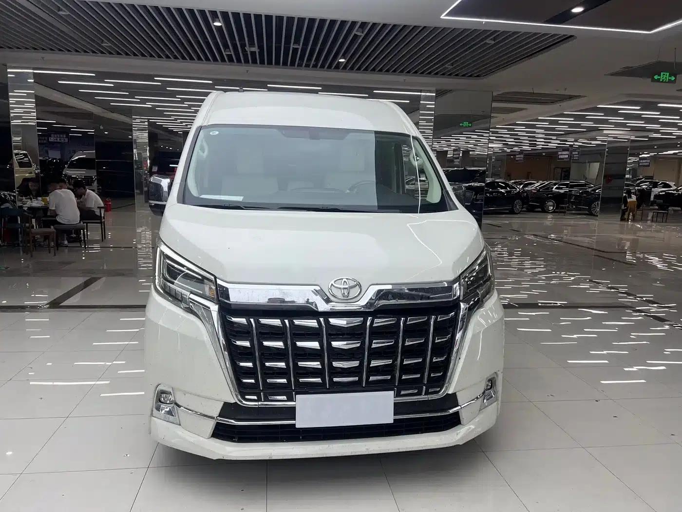 2021 HIACE 3.5L Middle East Edition — миниатюра 2