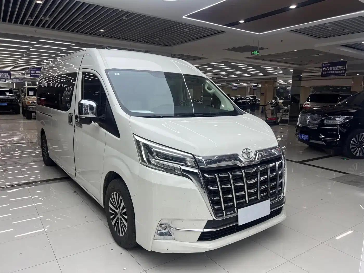 2021 HIACE 3.5L Middle East Edition — миниатюра 3