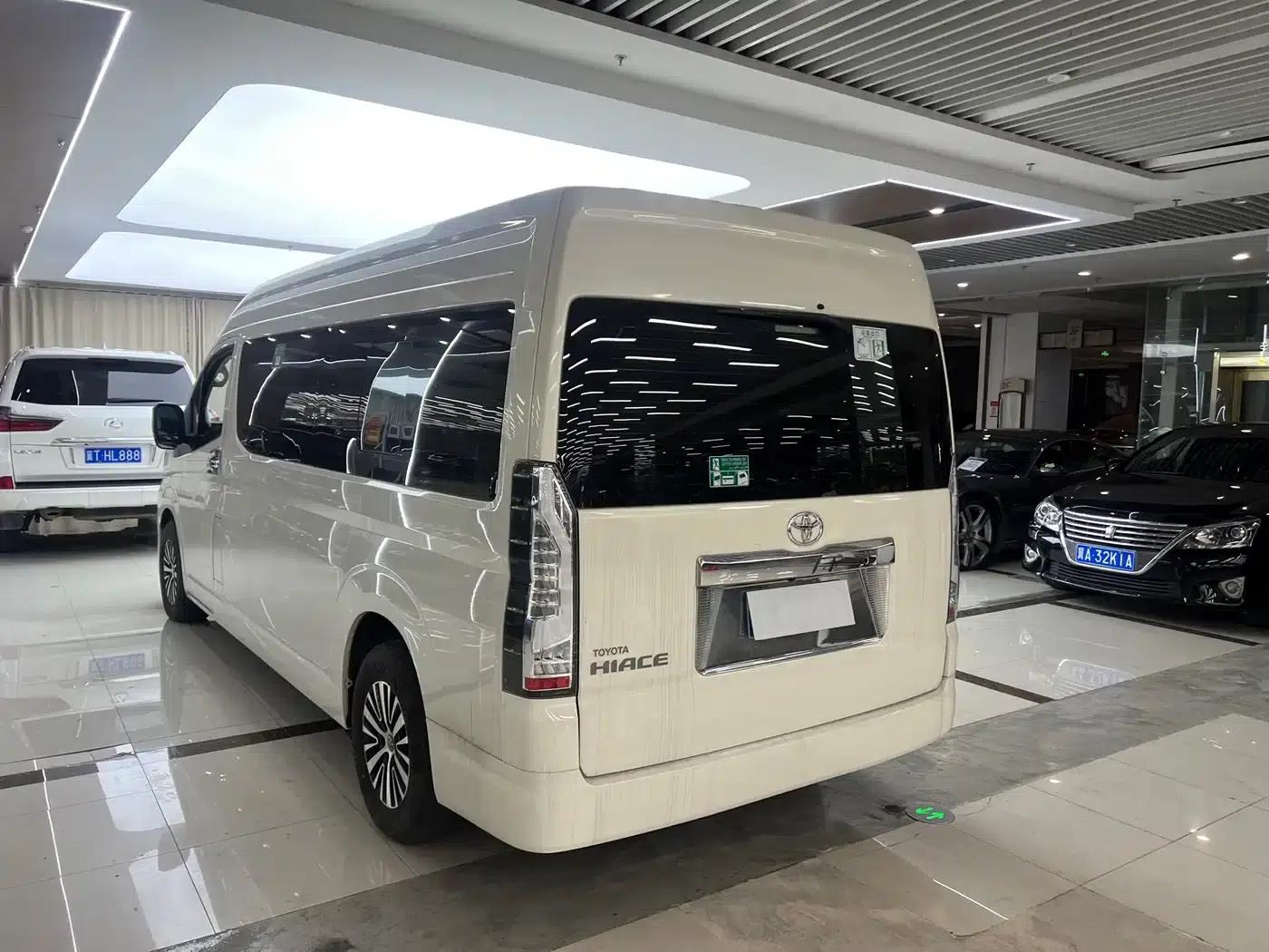 2021 HIACE 3.5L Middle East Edition — миниатюра 9