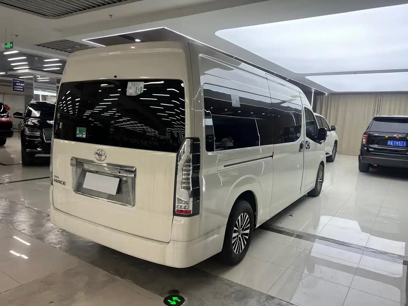 2021 HIACE 3.5L Middle East Edition — миниатюра 10