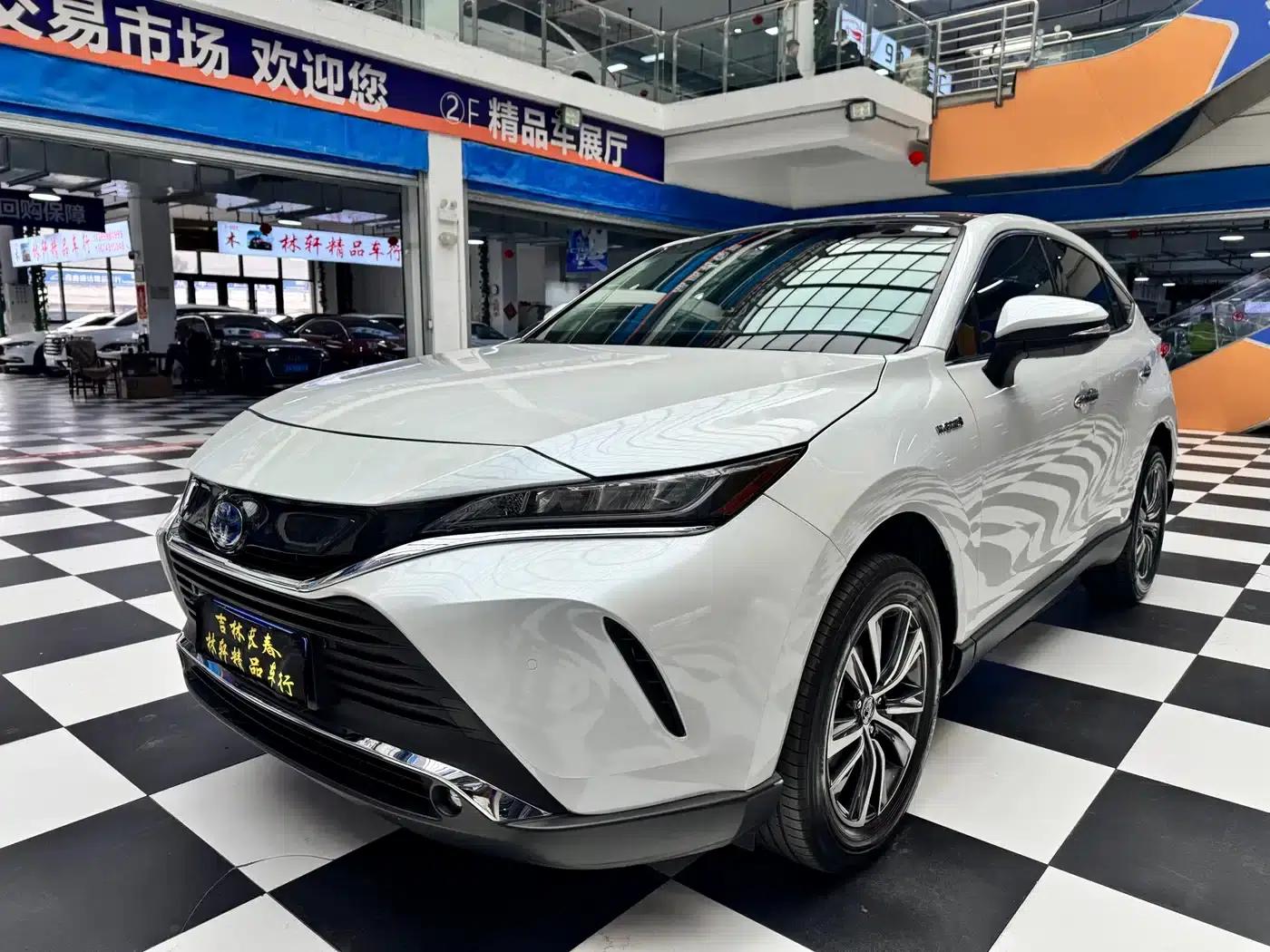 HARRIER 2023 Hybrid 2.5L CVT 2WD Luxury Edition — миниатюра 1